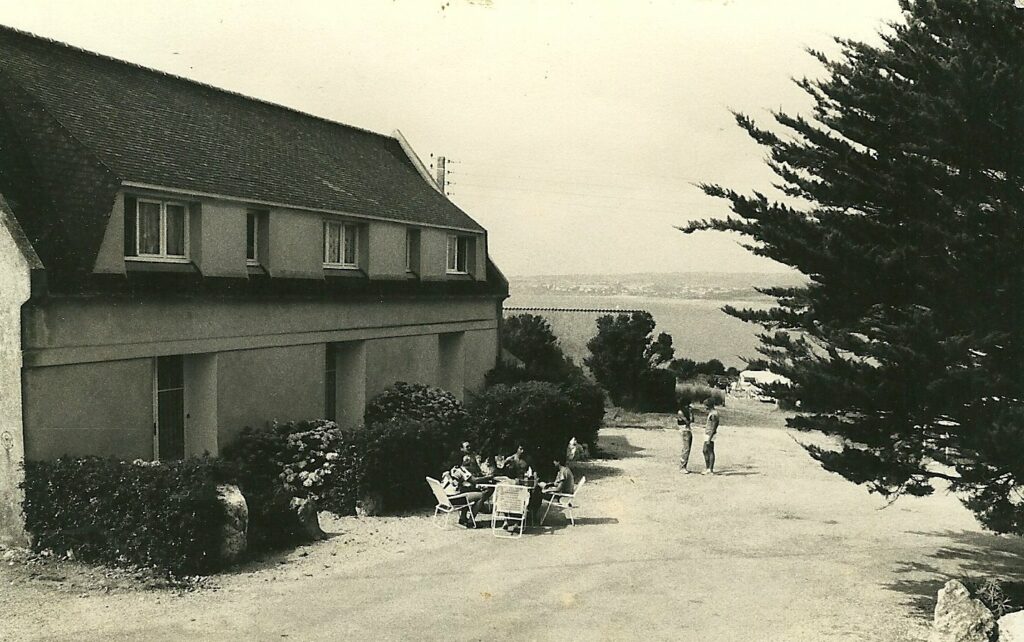 469347_424863790857683_324872490_o